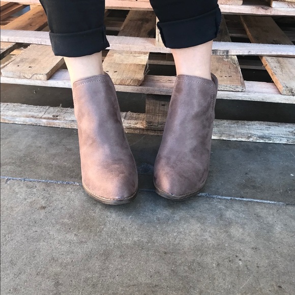 Taupe Side Cutouts Gold Trim Ankle Bootie - Picture 6 of 8